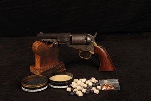 Revolver - Manhattan Navy Serie III - Licensfritt.se